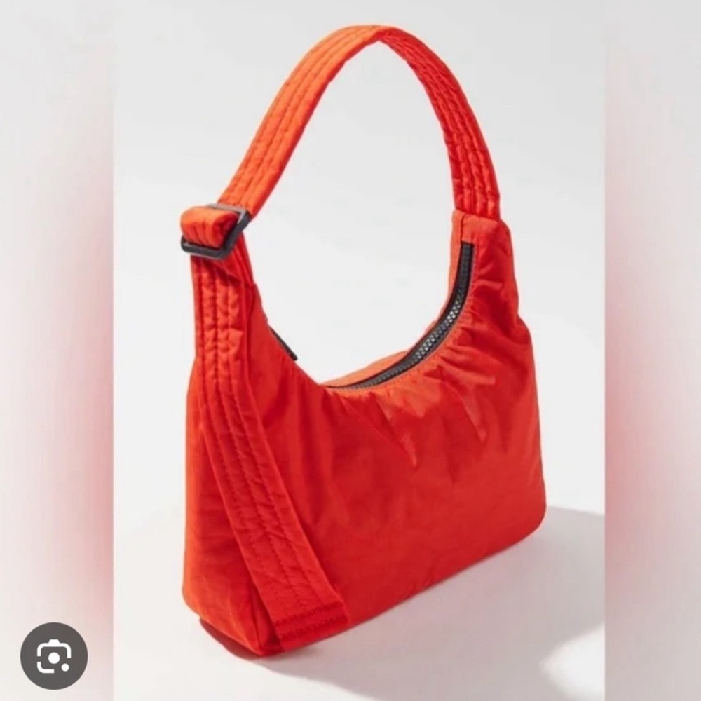 Baggu Mini Nylon Shoulder Bag color Tomato
